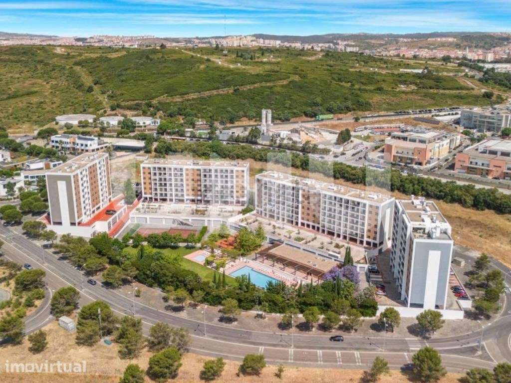 T2 Moderno em Condomínio Privado com Piscina e Garagem - Grande imagem: 3/13