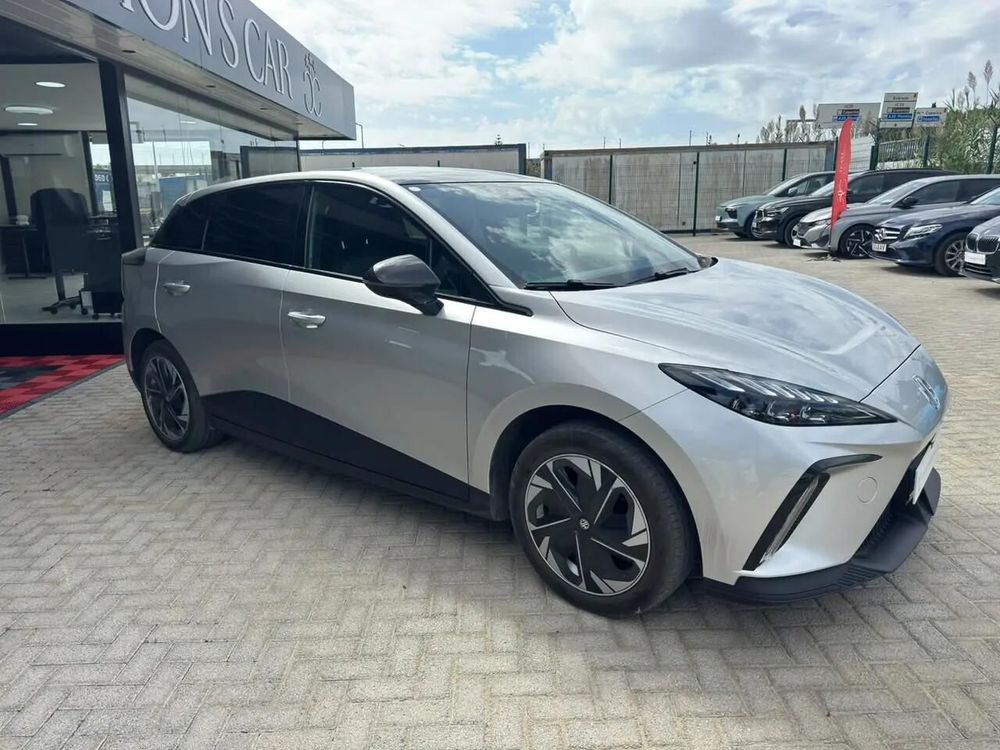 MG MG4 64 kWh Luxury