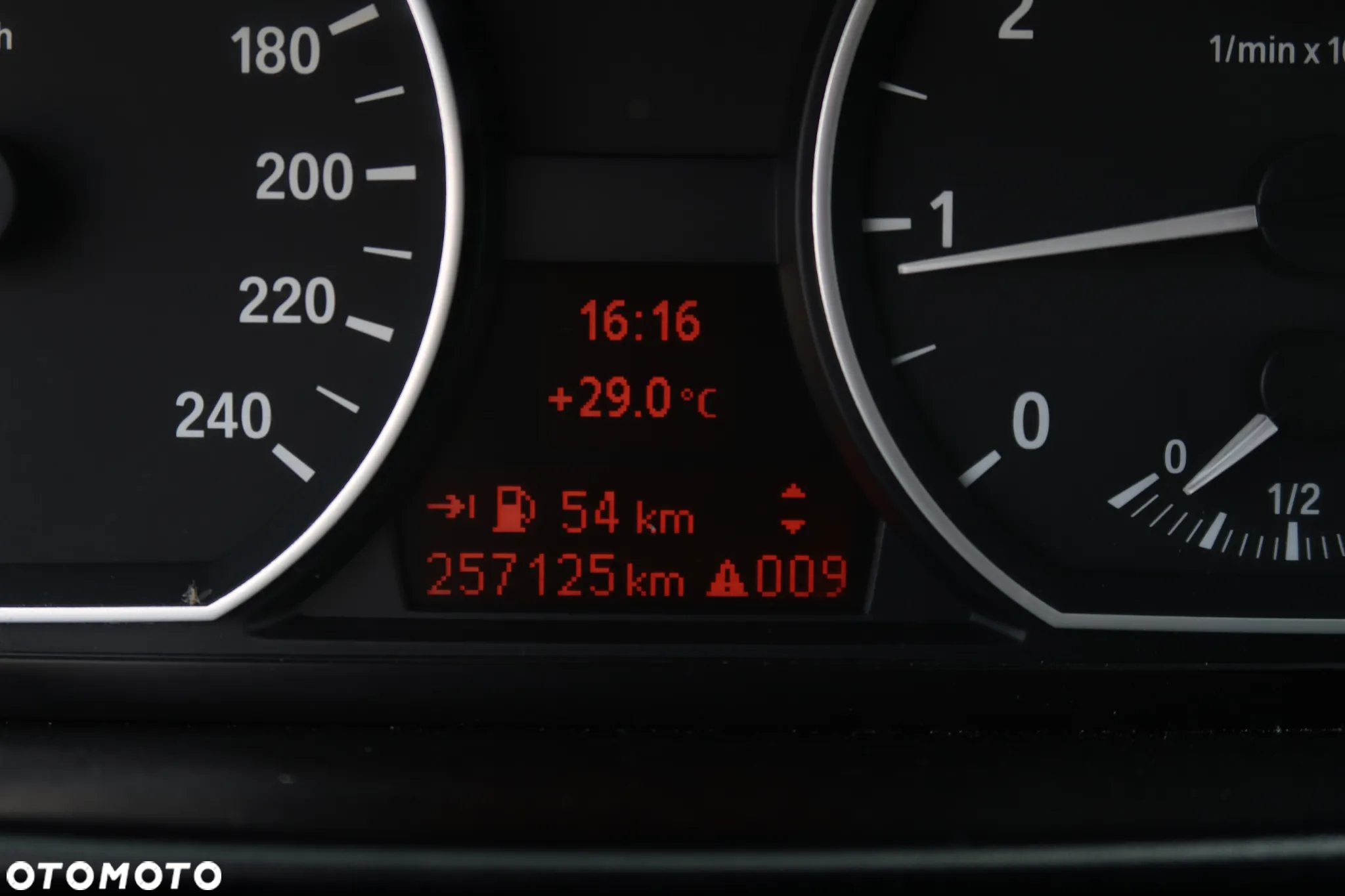 BMW Seria 1 116i - 23