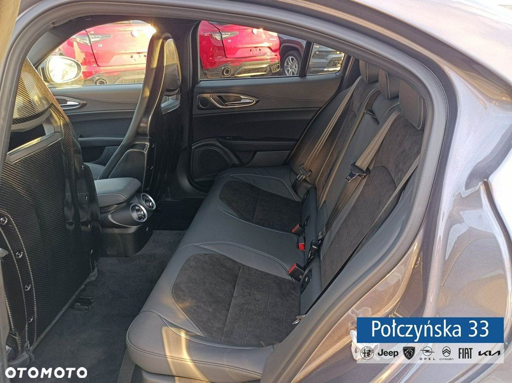 Alfa Romeo Giulia - 12