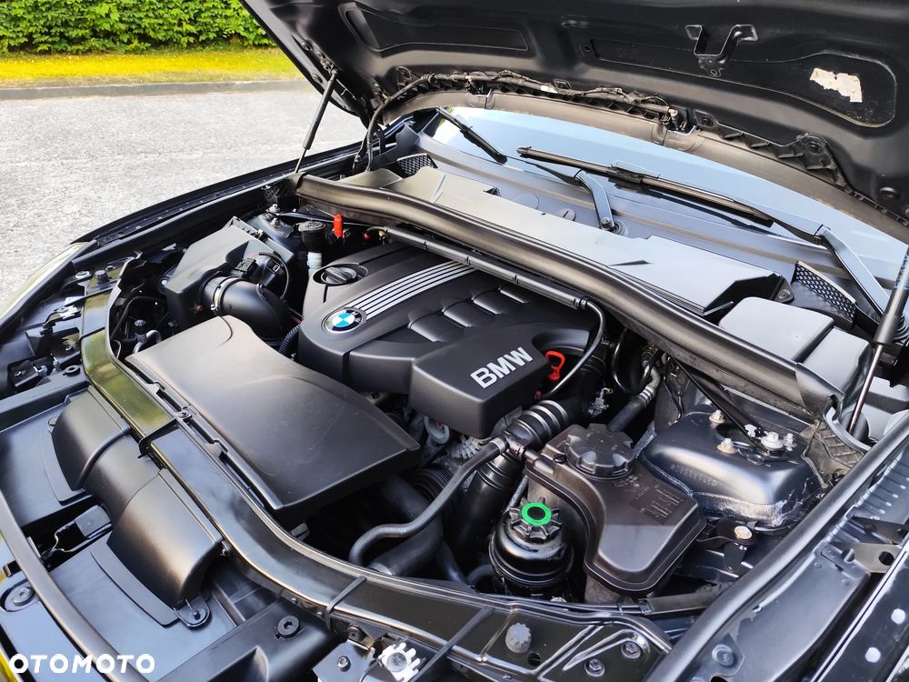 BMW X1 sDrive18d xLine - 32