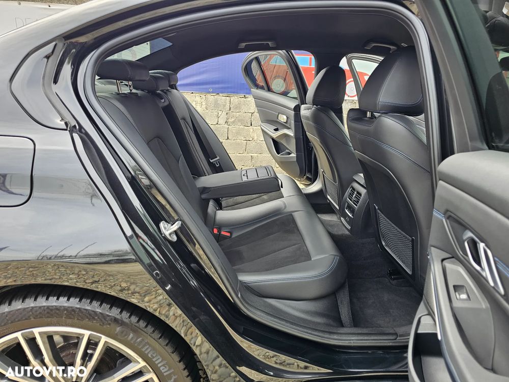 BMW Seria 3 320d Aut. Edition M Sport Shadow - 33