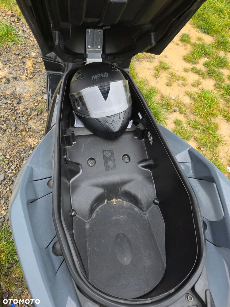 Yamaha X-max - 12