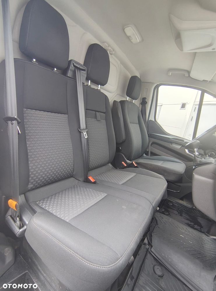 Ford TRANSIT CUSTOM - 6