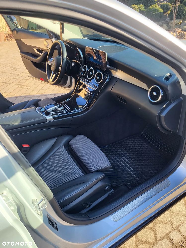 Mercedes-Benz Klasa C 220 d 4MATIC 9G-TRONIC - 7