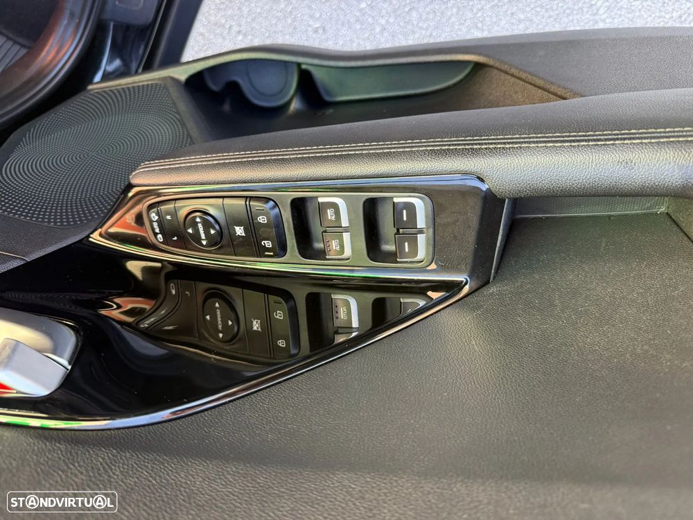 Kia Niro 1.6 GDi HEV - 16