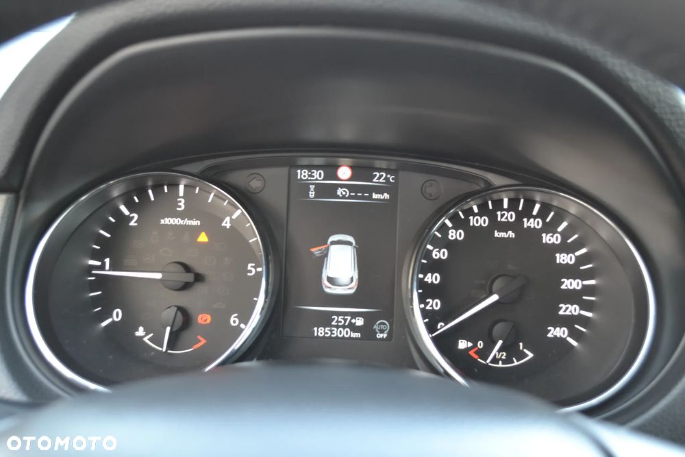 Nissan Qashqai 1.6 DCi Tekna - 29