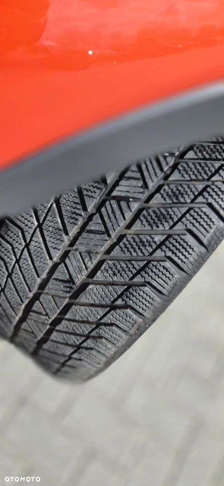 Ford Kuga 2.0 TDCi 2x4 Champions Edition - 24