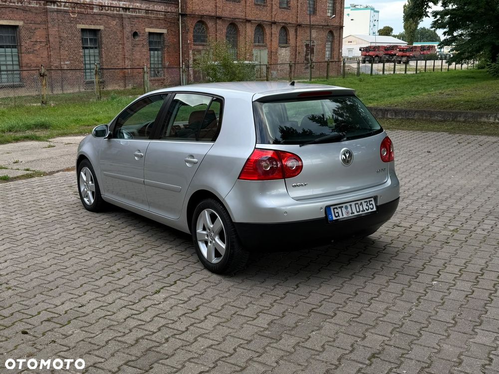 Volkswagen Golf - 6