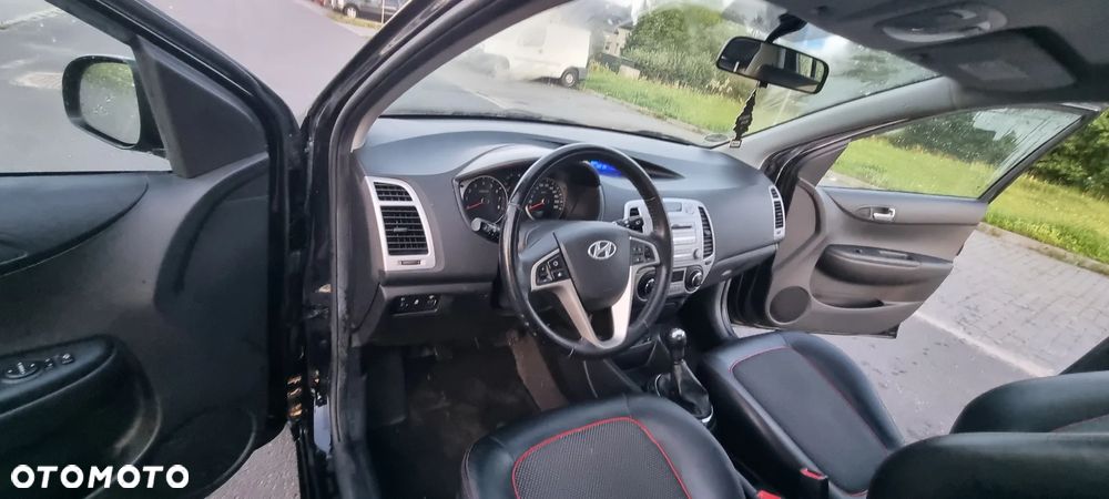 Hyundai i20 - 15