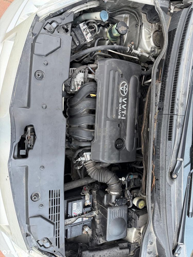 Toyota Corolla Verso - 3