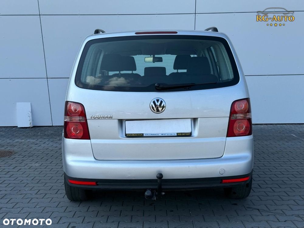Volkswagen Touran - 8