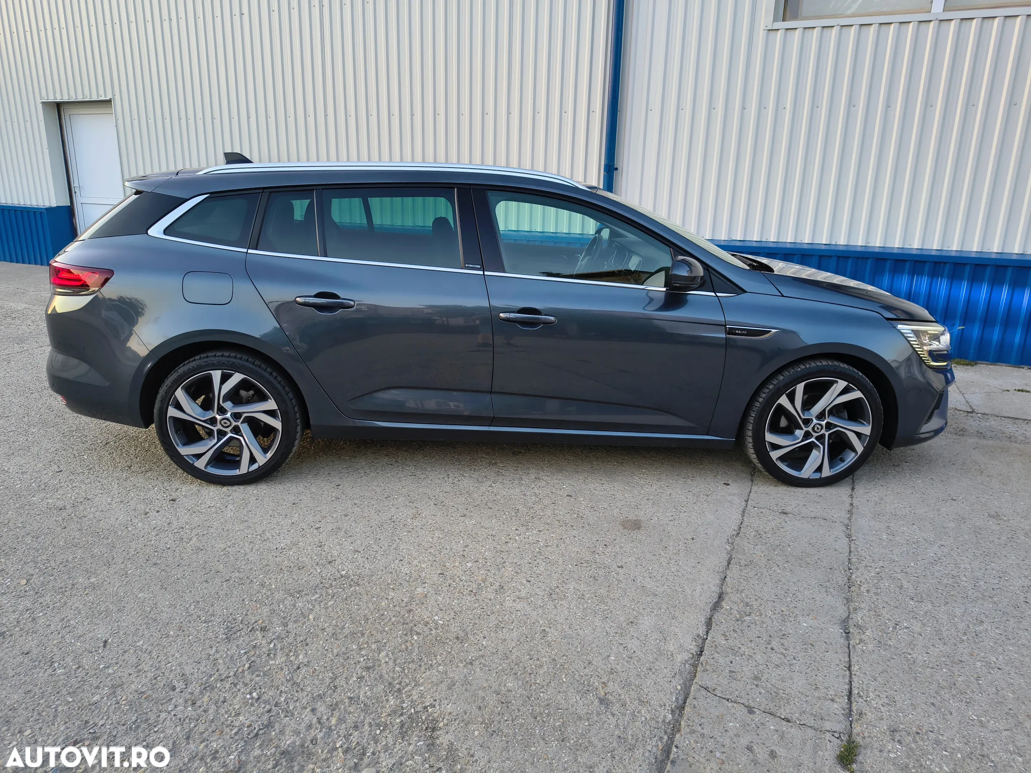 Renault Megane Grandtour E-TECH Plug-in 160 R.S. LINE - 5