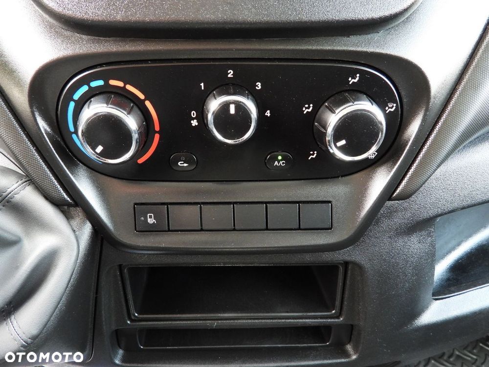 Iveco DAILY 35C16 WYWROTKA PODWÓJNA KABINA DOKA 6 MIEJSC TEMPOMAT BLIŹNIACZE KOŁA KLIMATYZACJA  160KM - 35