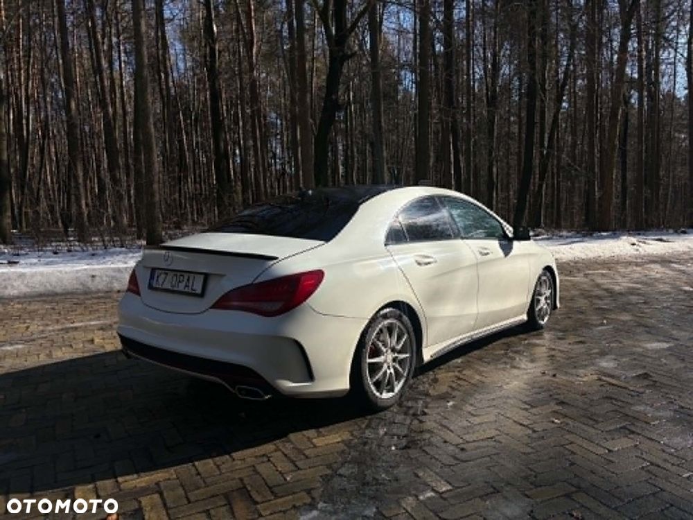 Mercedes-Benz CLA 250 4-Matic - 8