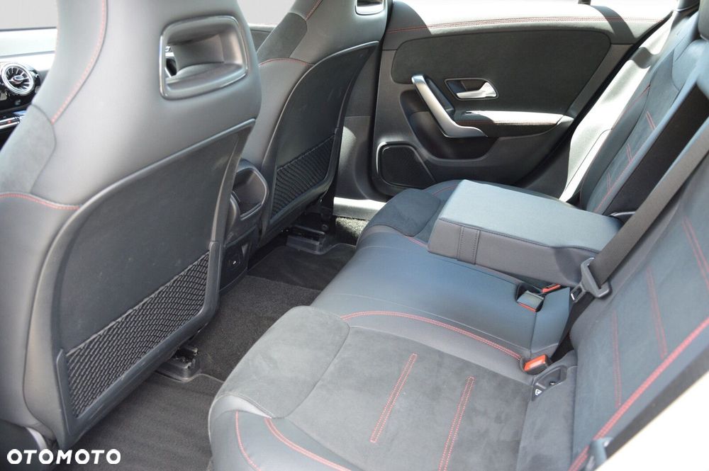Mercedes-Benz CLA 200 mHEV AMG Line 7G-DCT - 16