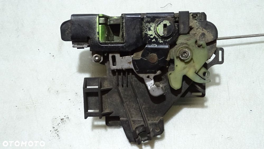ZAMEK LEWY TYŁ DRZWI SKODA PRAKTIK 1.4 5J7839015 - 3