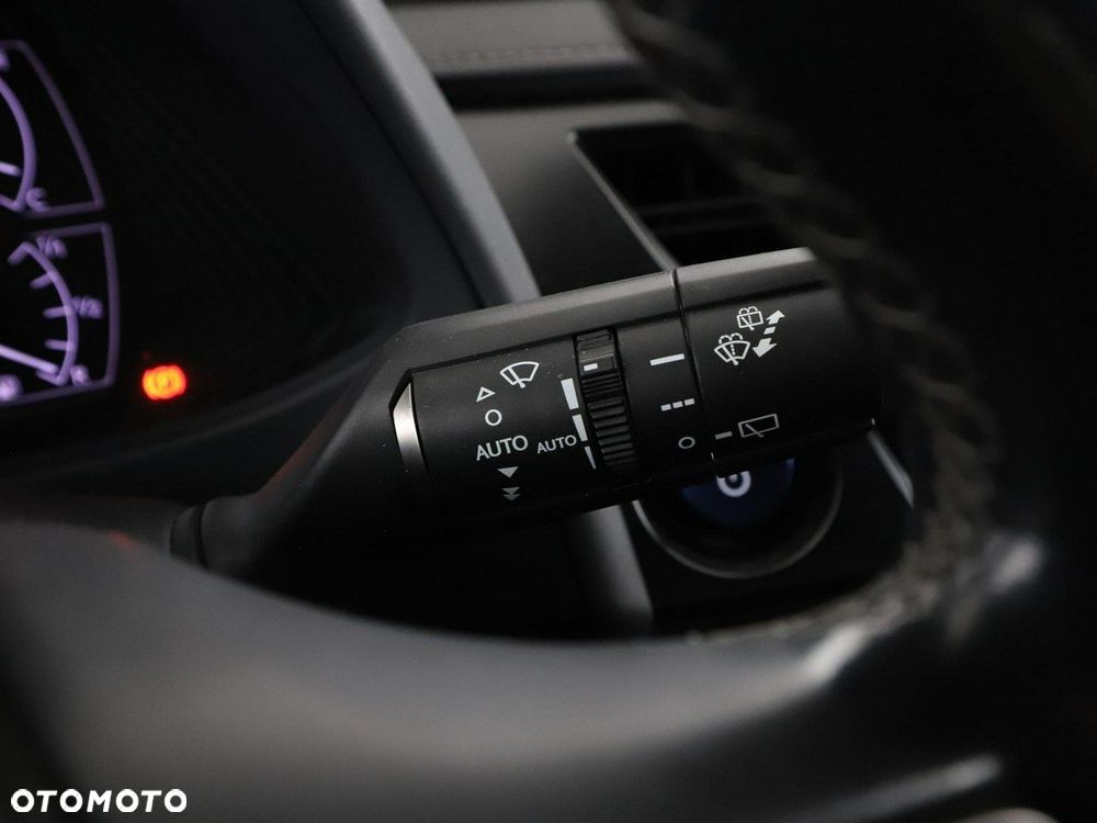 Lexus UX 250h Business Edition - 34