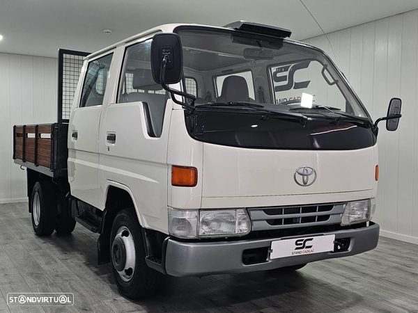 Toyota DYNA 150 CAB DUPLA 6 LUG