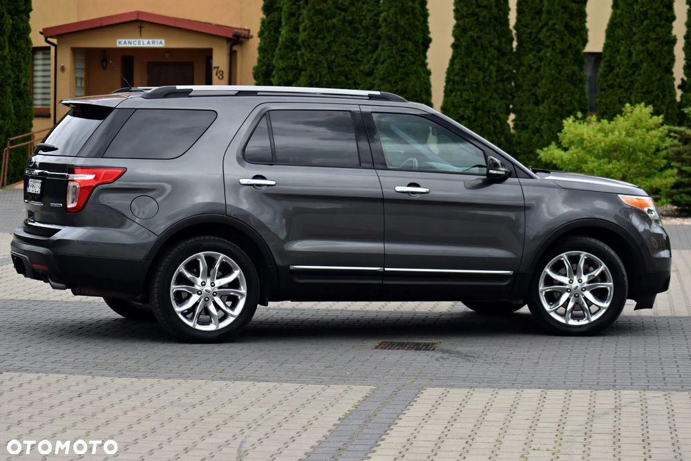 Ford Explorer - 26