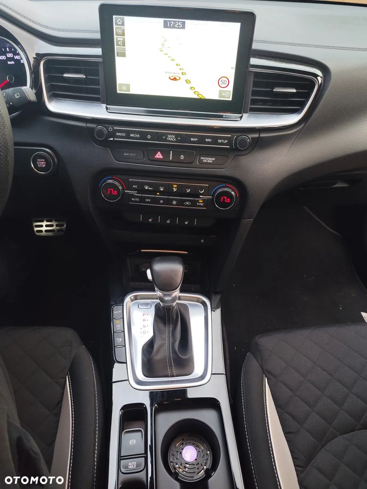 Kia Ceed 1.6 CRDi DCT GT Line - 6