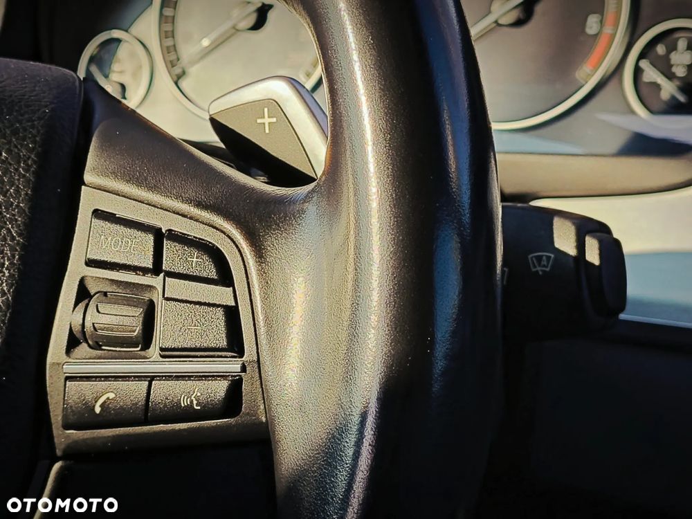 BMW Seria 5 525d - 24