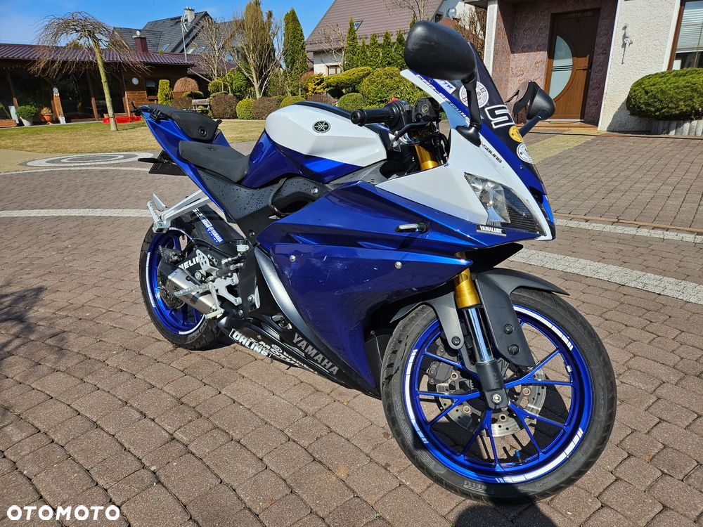 Yamaha YZF - 1