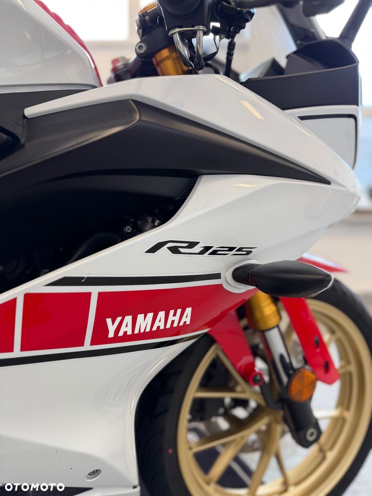 Yamaha YZF - 9