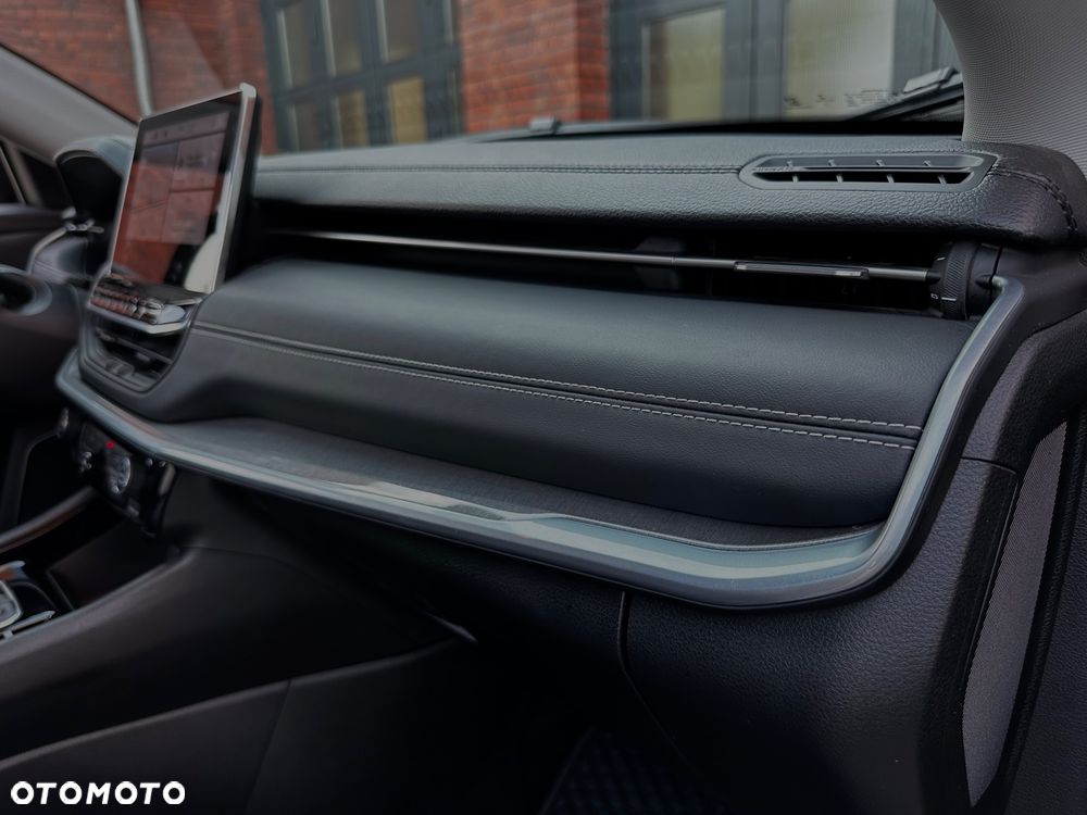 Jeep Compass - 28