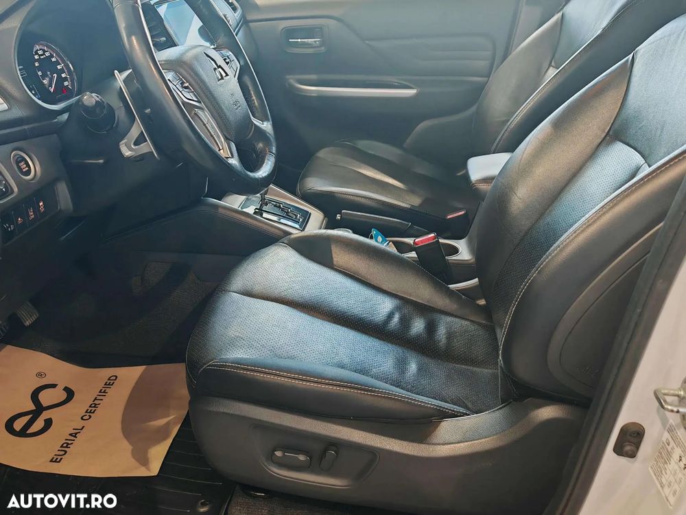 Mitsubishi L200 Double Cab 2.2 DI-D A/T Intense - 9