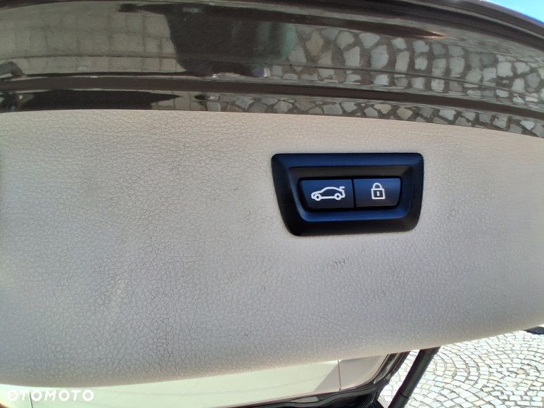 BMW Seria 3 320d xDrive DPF Edition Sport - 26