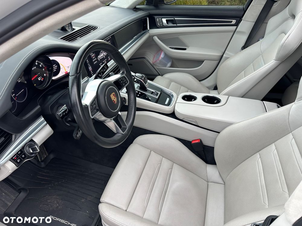 Porsche Panamera GTS - 13