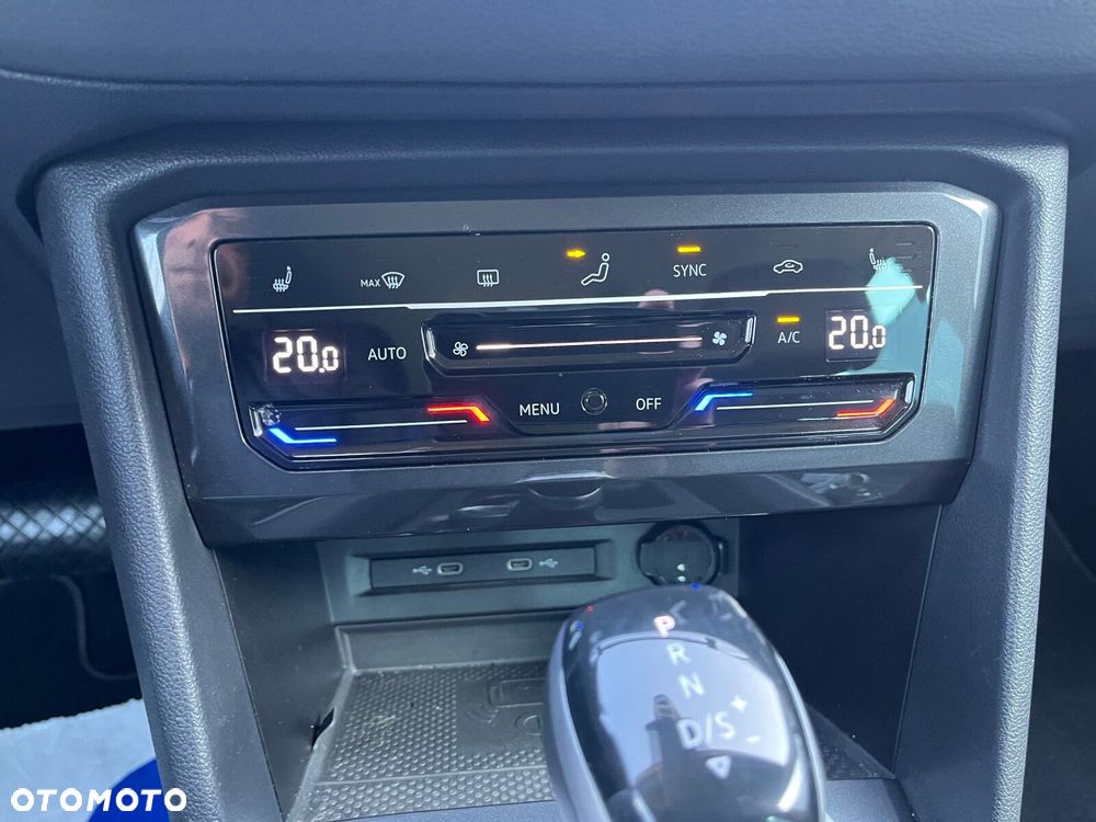 Volkswagen Tiguan - 32