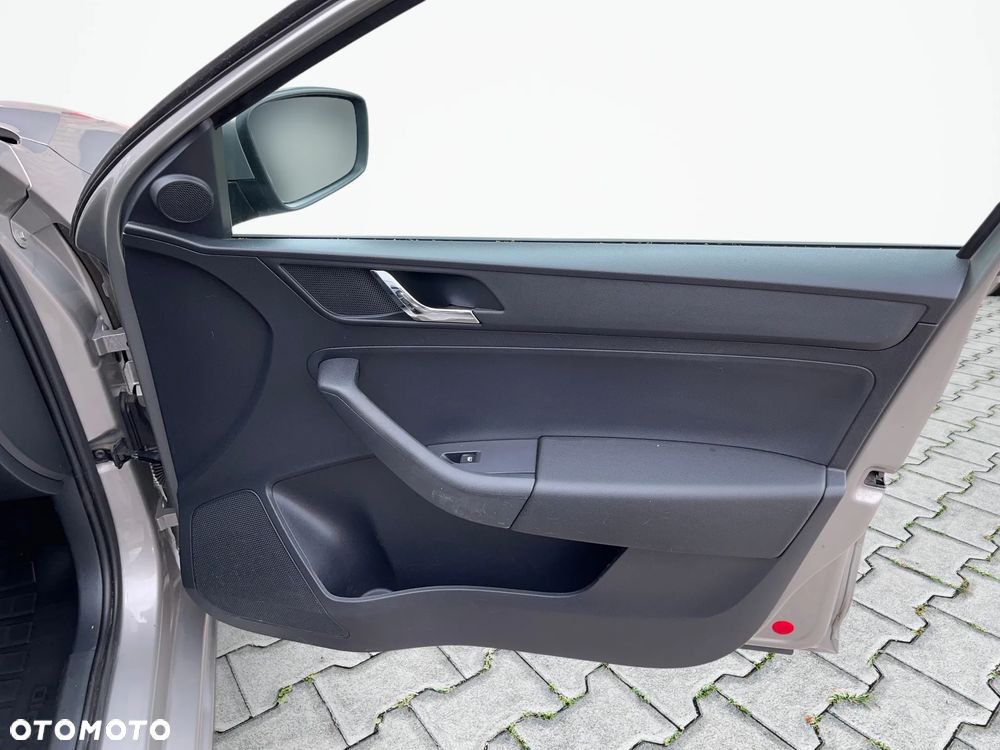 Skoda RAPID - 15