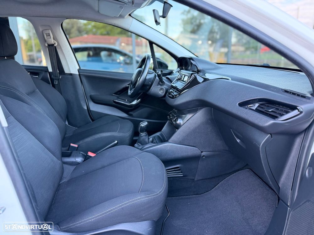 Peugeot 208 1.6 BlueHDi Style - 11
