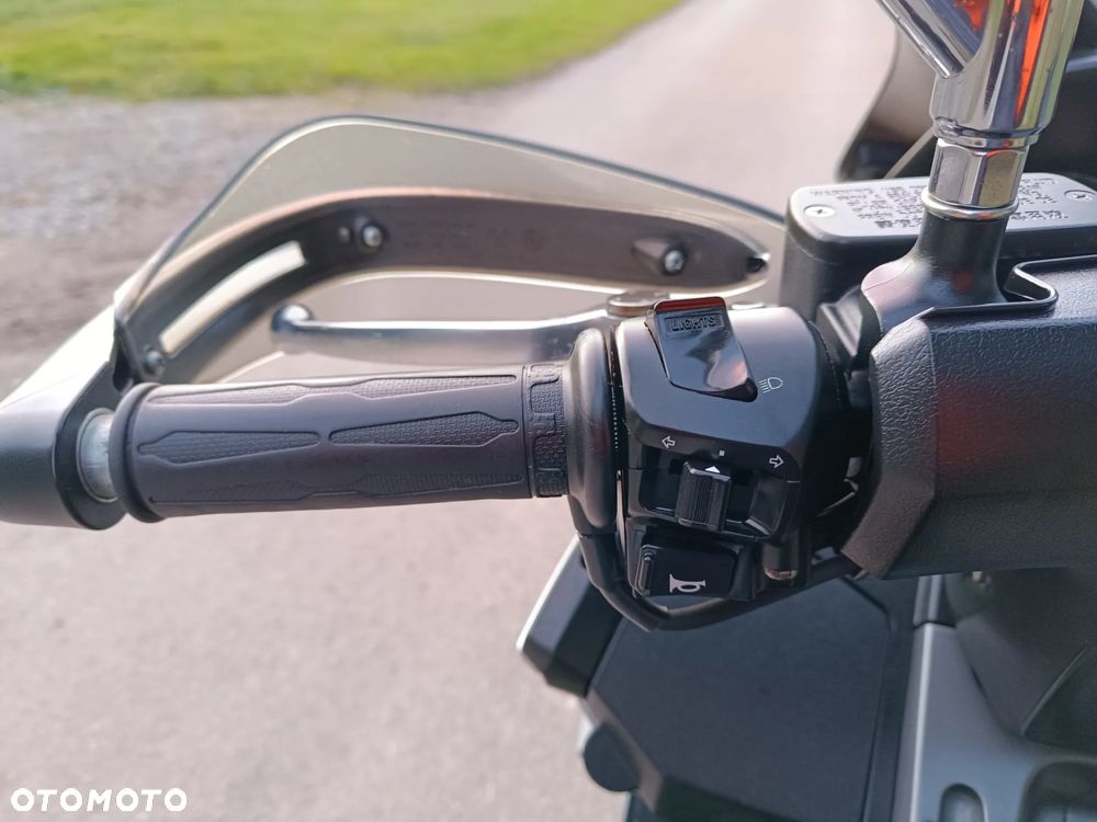 Kymco MyRoad - 12