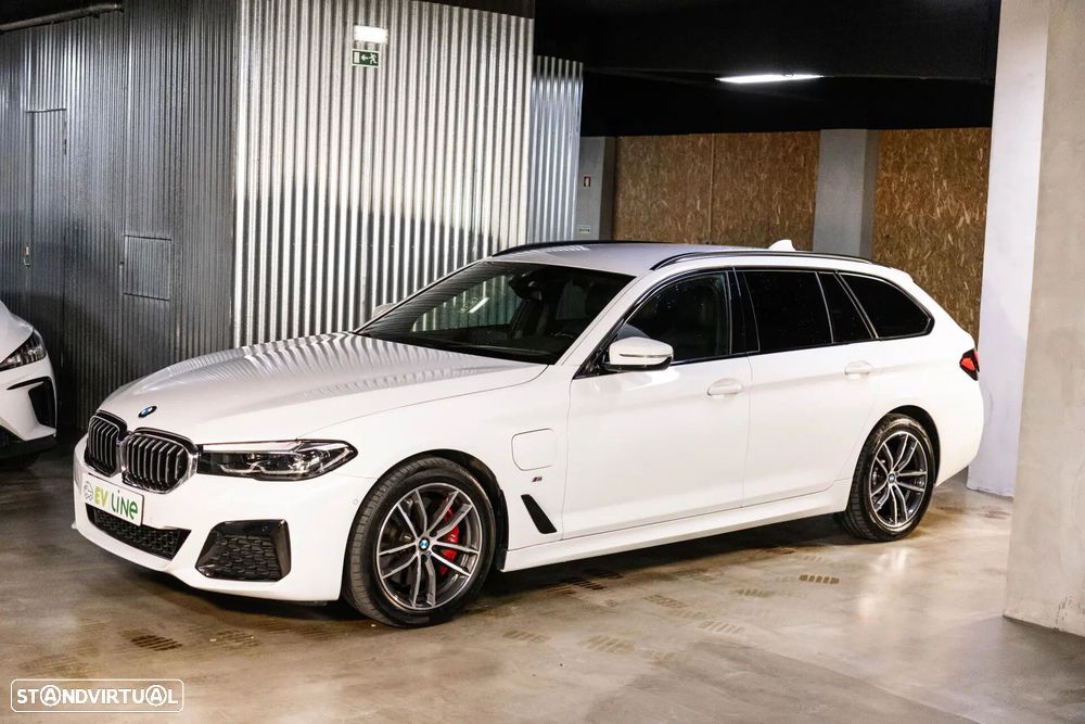 BMW 530 e Pack Desportivo M - 3