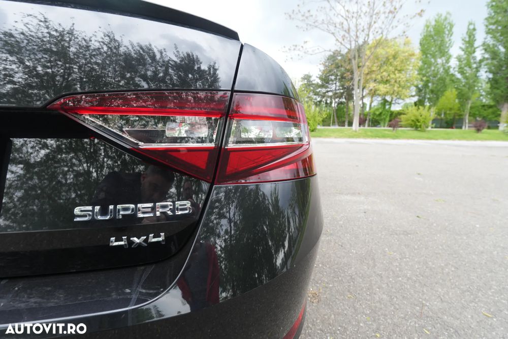 Skoda Superb 2.0 TSI 4X4 DSG Sportline - 10