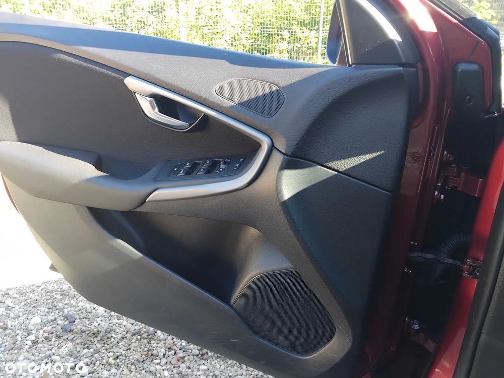 Volvo V40 Cross Country D2 Momentum - 11