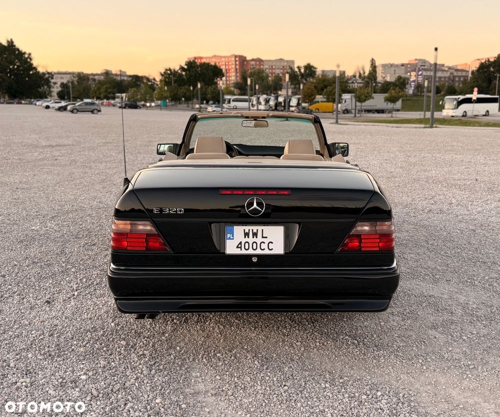 Mercedes-Benz Klasa E 320 - 12