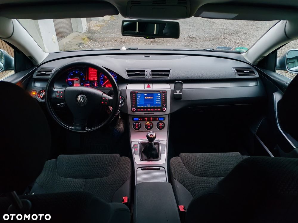 Volkswagen Passat - 8