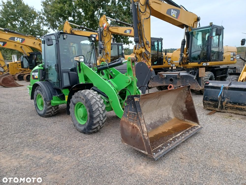 Caterpillar CAT 906 M - 11