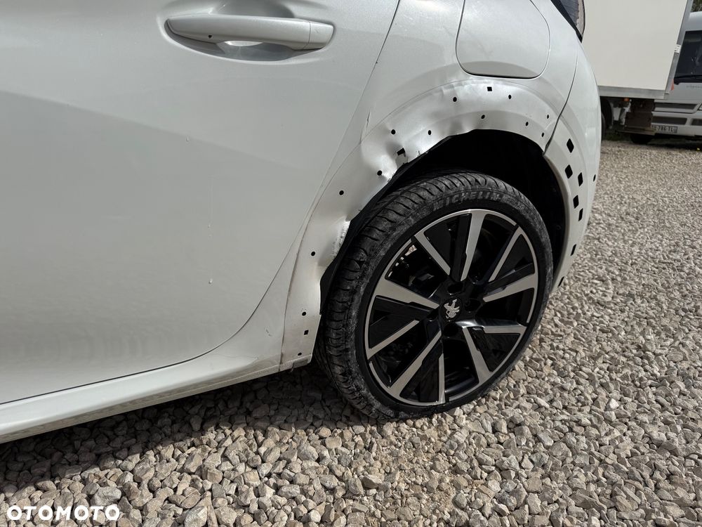 Peugeot 208 - 26