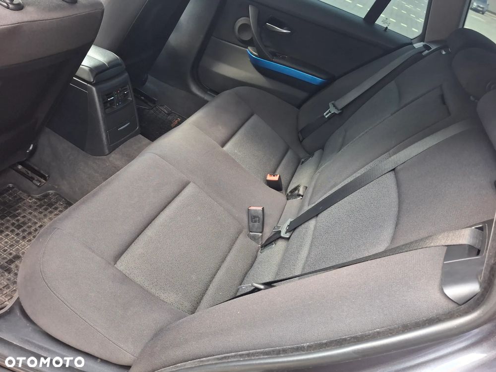BMW Seria 3 320i - 10