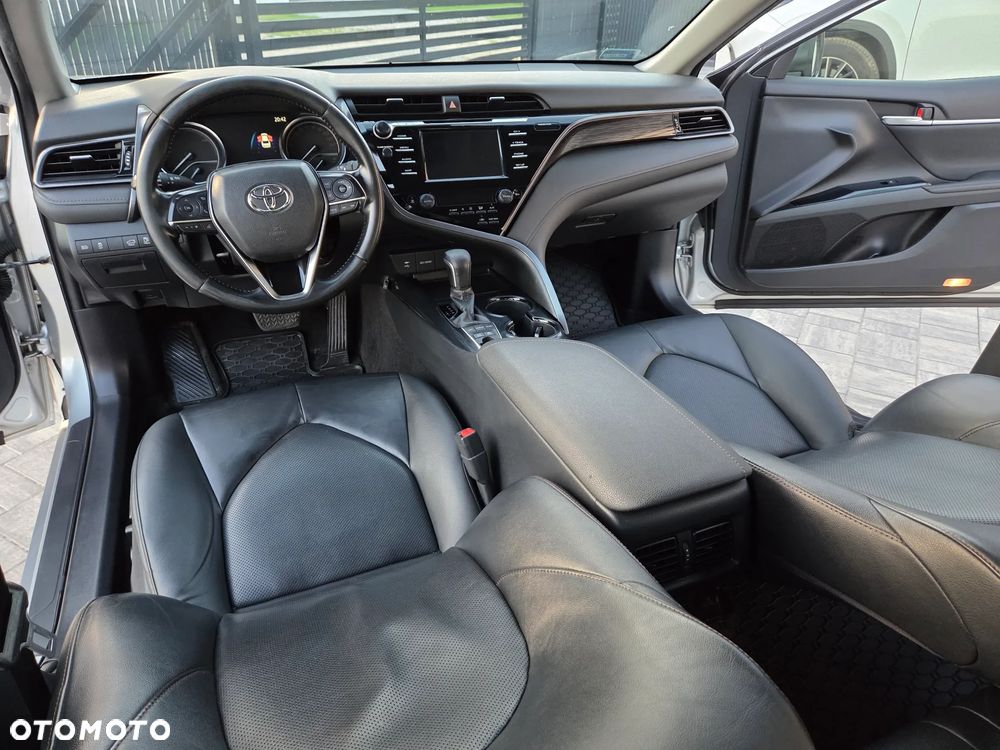 Toyota Camry 2.5 Hybrid Prestige CVT - 35
