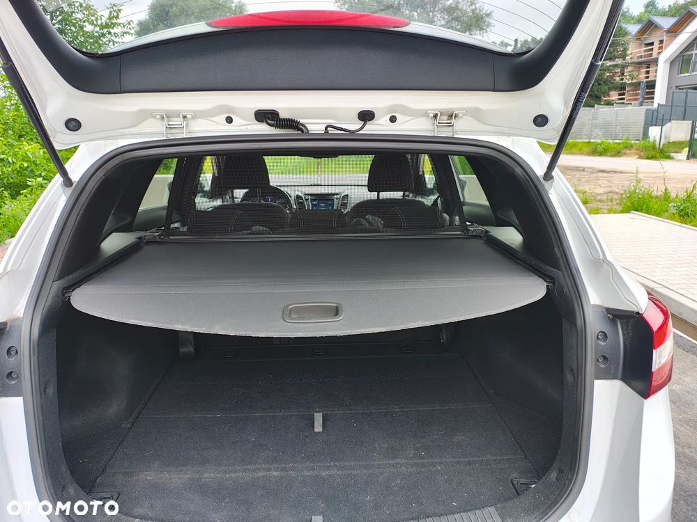 Hyundai i30 Kombi 1.6 GDi DCT Style - 9