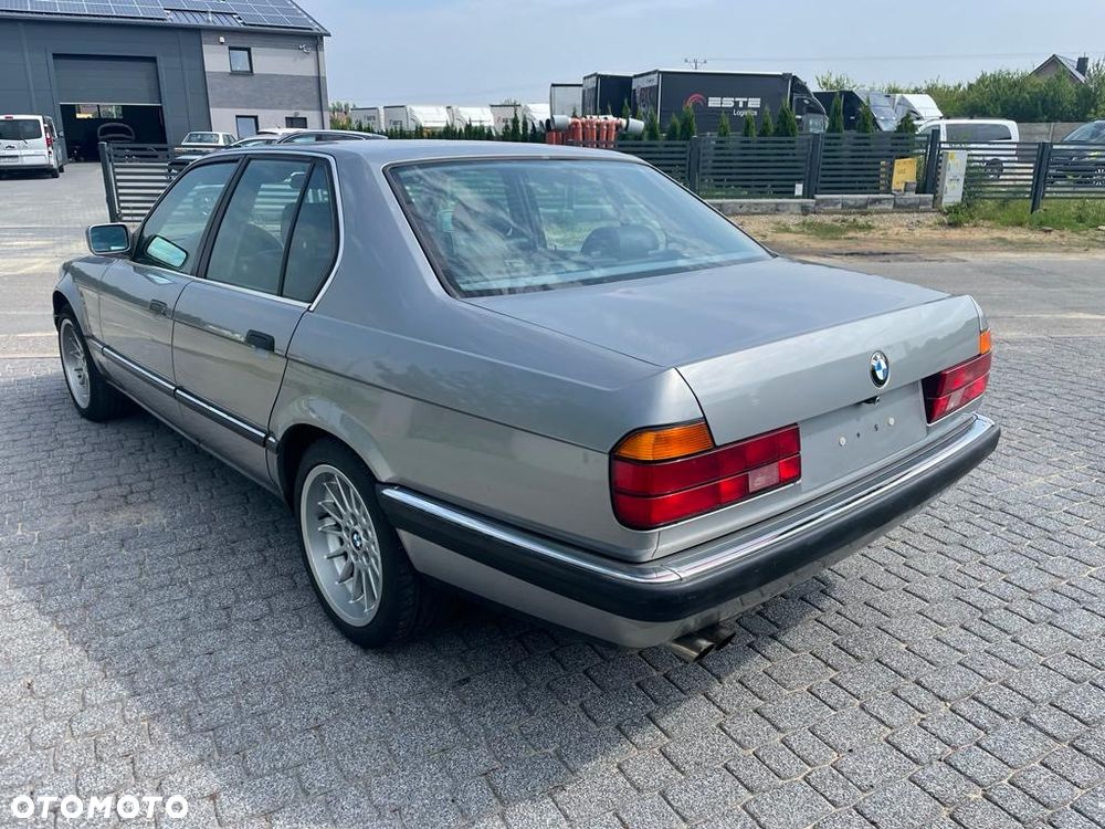 BMW Seria 7 - 12