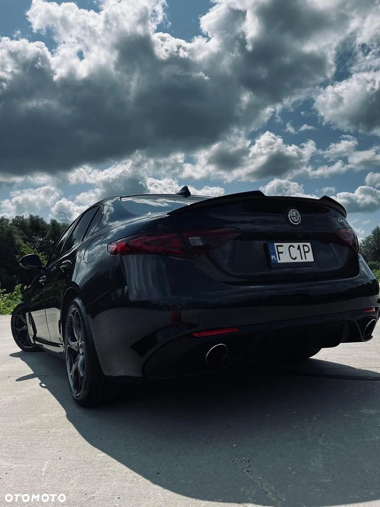 Alfa Romeo Giulia 2.0 Turbo 16V AT8 Veloce Ti - 8