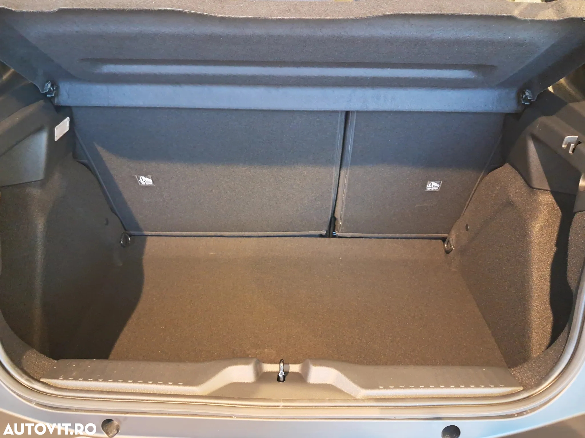 Citroën C3 1.2 PureTech 100 S&S BVM6 PLUS - 26