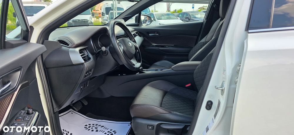 Toyota C-HR 1.8 Hybrid Neon Lime powered by JBL - 12